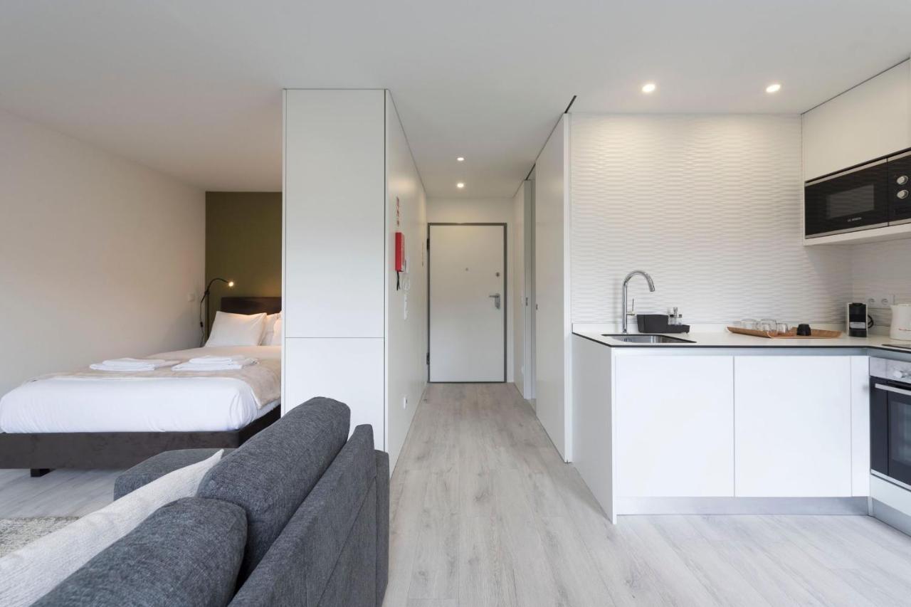Lovelystay - Modern Loft With Gym & Free Parking Minutes Away From Cbd Apartament Porto