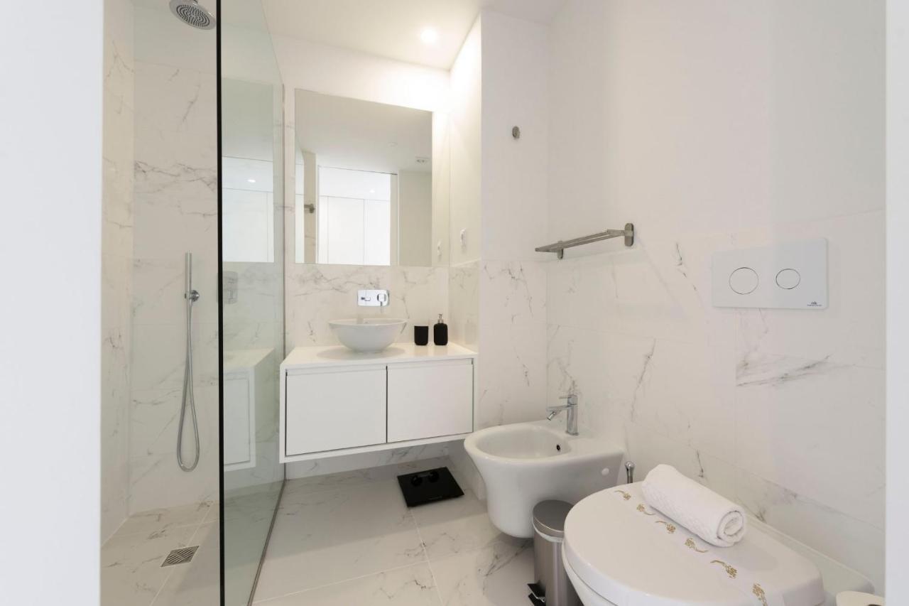 Lovelystay - Modern Loft With Gym & Free Parking Minutes Away From Cbd Apartament Porto